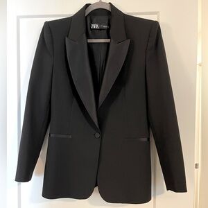 ZARA Black blazer in size M